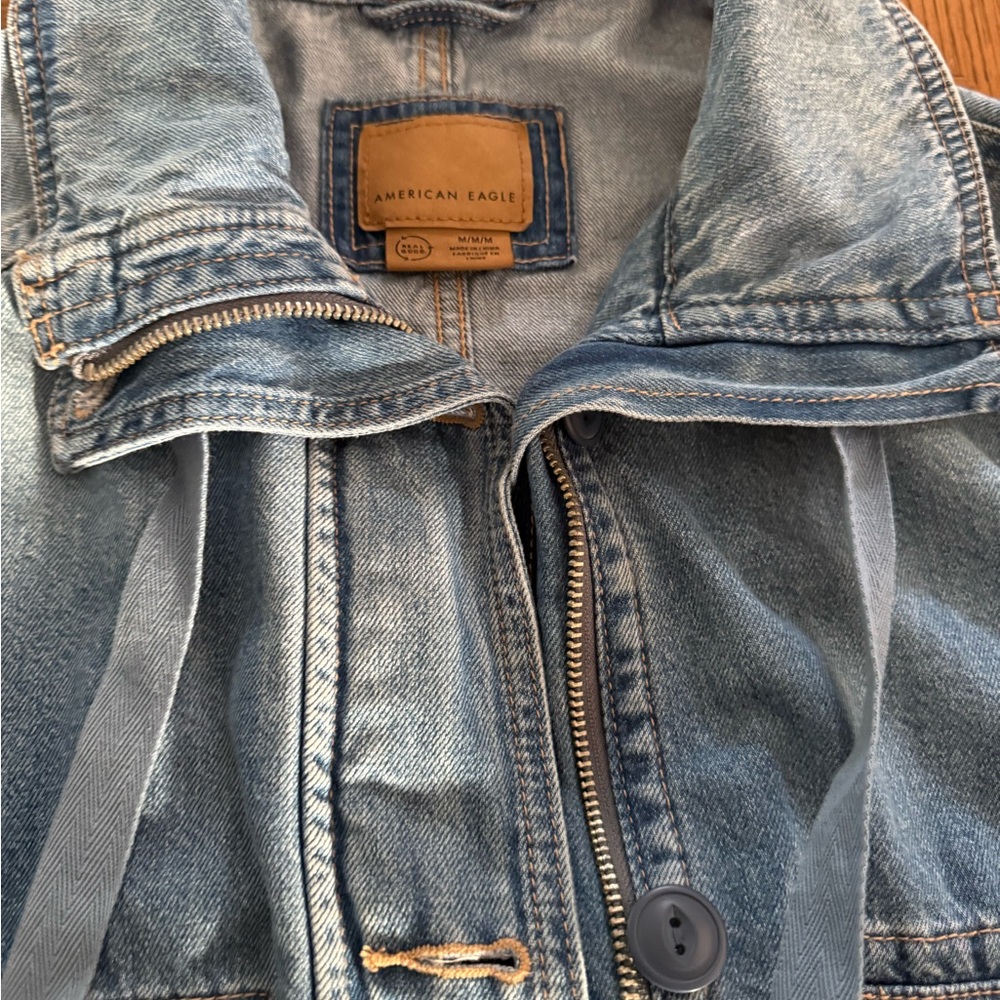 American Eagle Dreamy Drape stretch Cargo cropped Jean Jacket - Picture 5 of 5